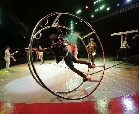La magia del Cirkus Kaos desembarca en Vilagarcía